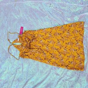 Floral Dress Women's xhilaration , Adjustable straps and cute. Size Small! NWT